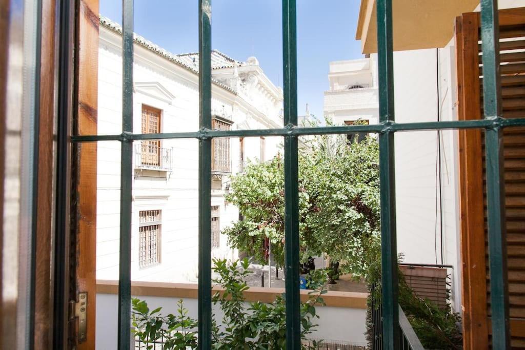 Modern & Nice Apartment. Old Town. Private Parking إشبيلية المظهر الخارجي الصورة