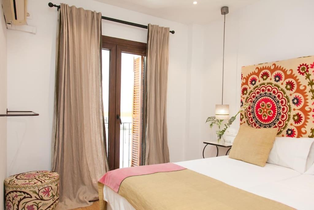 Modern & Nice Apartment. Old Town. Private Parking إشبيلية المظهر الخارجي الصورة