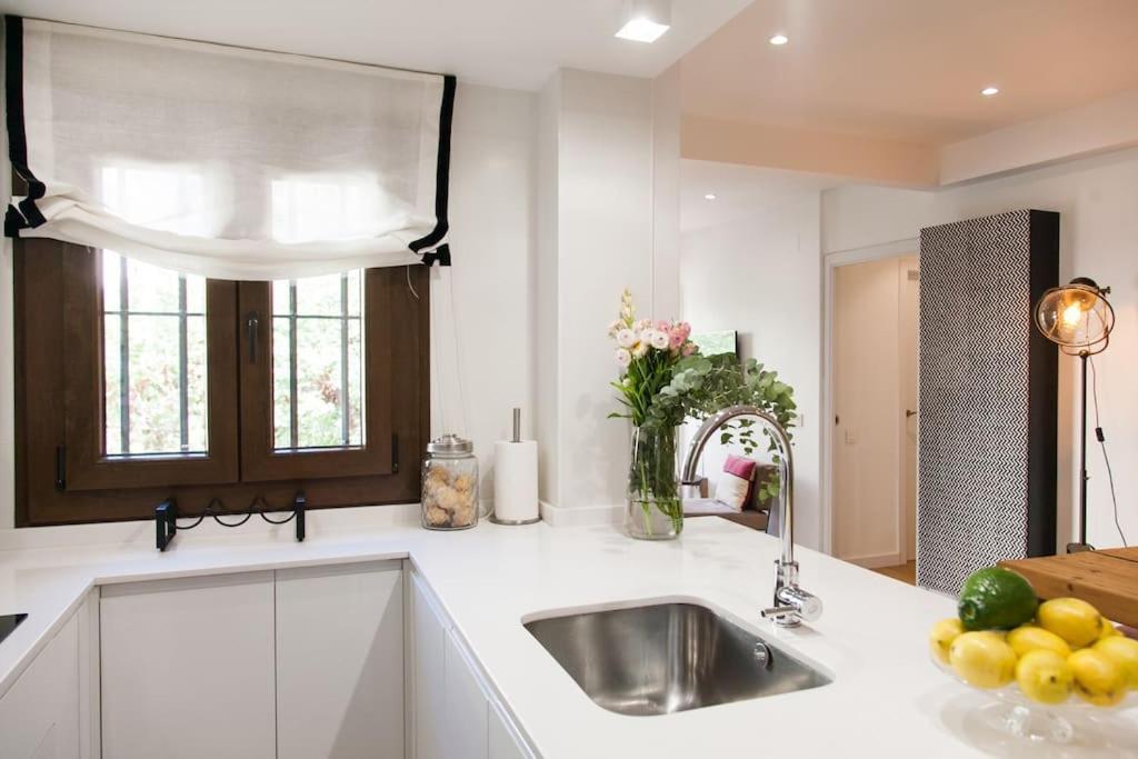 Modern & Nice Apartment. Old Town. Private Parking إشبيلية المظهر الخارجي الصورة